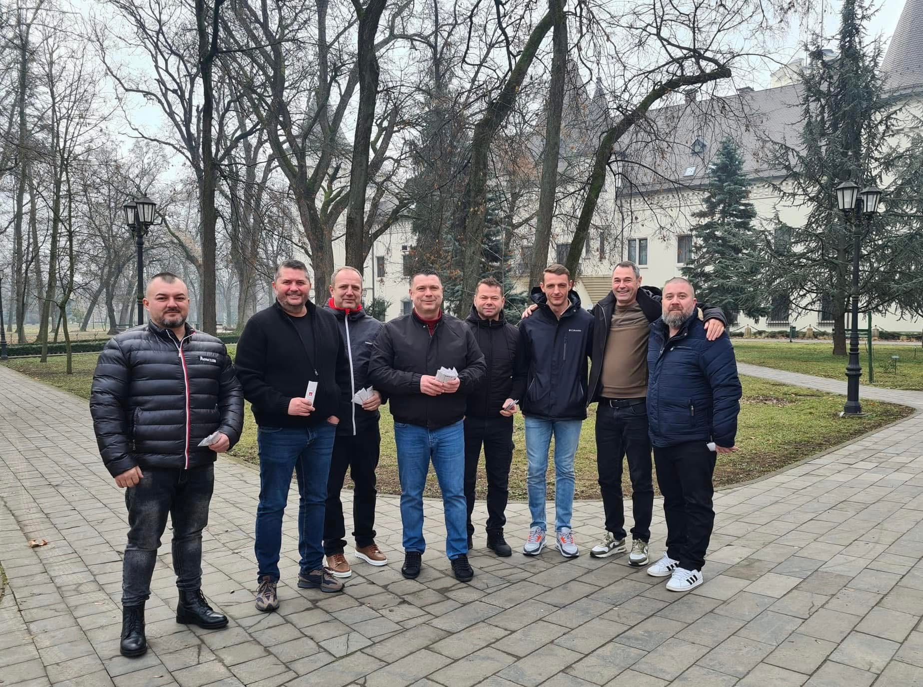 Echipa PSD Carei a oferit mărțișoare doamnelor și domnișoarelor din municipiu