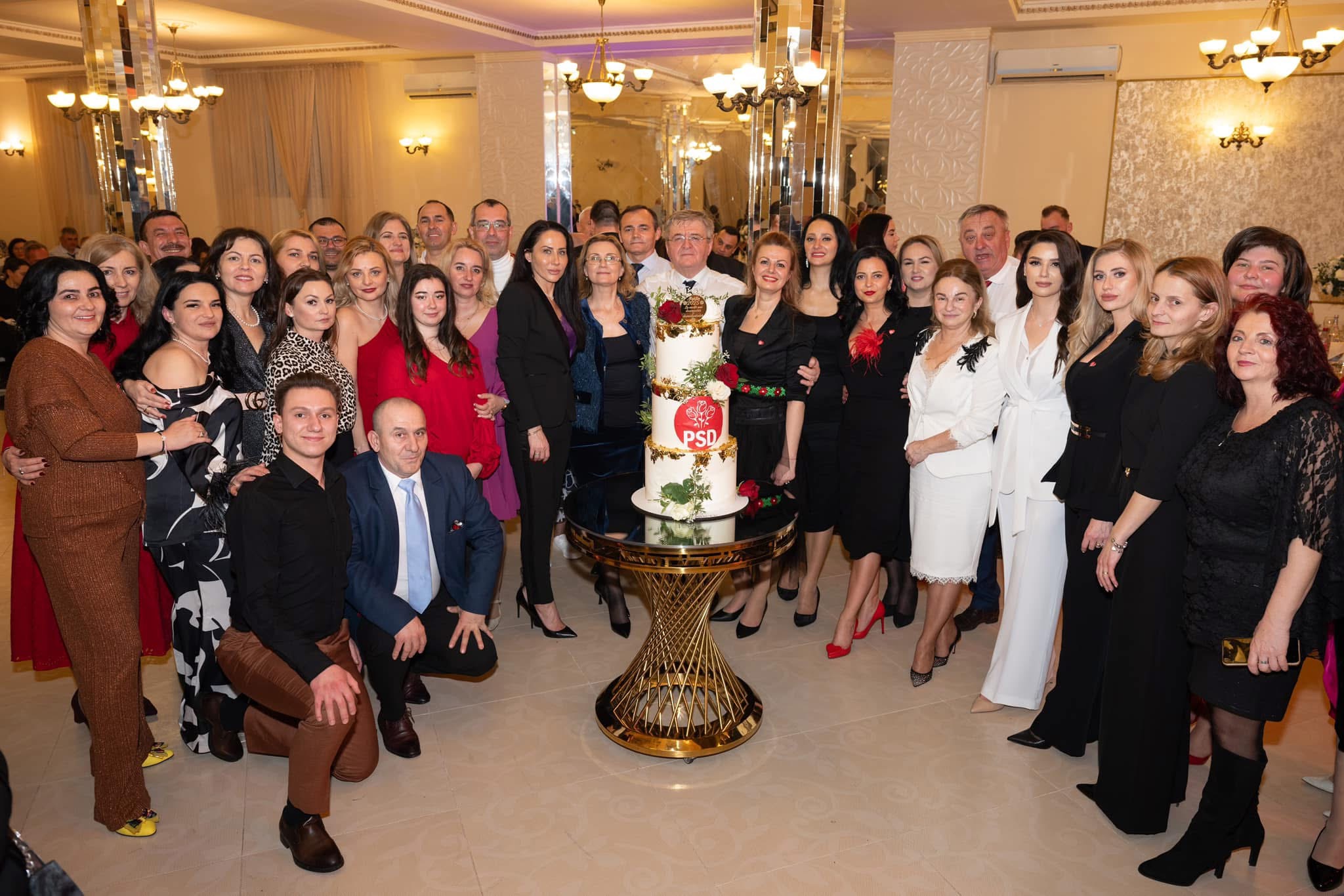 FOTO. PSD Satu Mare a sărbătorit printr-un eveniment deosebit venirea primăverii și începutul unei luni dedicate doamnelor și domnișoarelor.