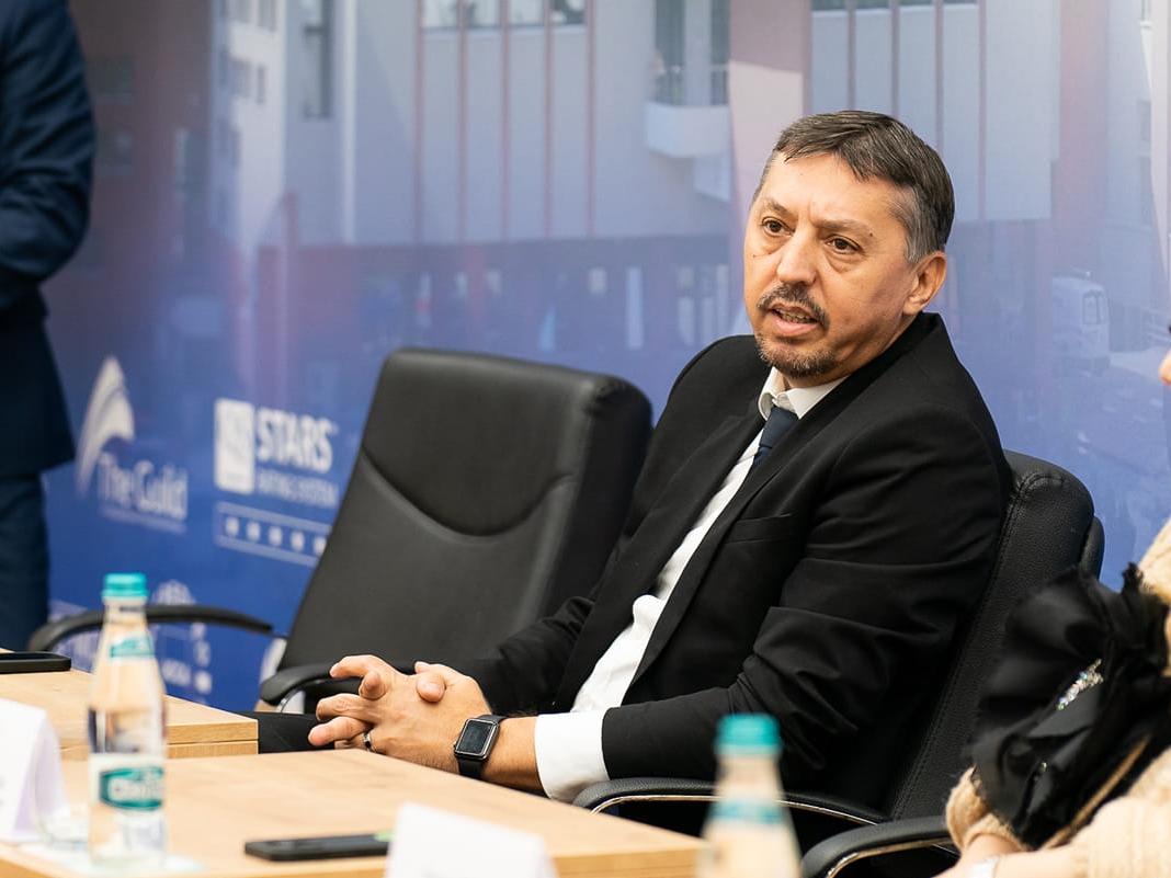 Daniel David anunță că merge în școli din Satu Mare, Maramureș și Bihor săptămâna viitoare: Vreau să văd mai multe școli din mediu rural, dat fiind faptul că urmează ca în luna mai să aibă loc modificări pentru învățământul din aceste zone