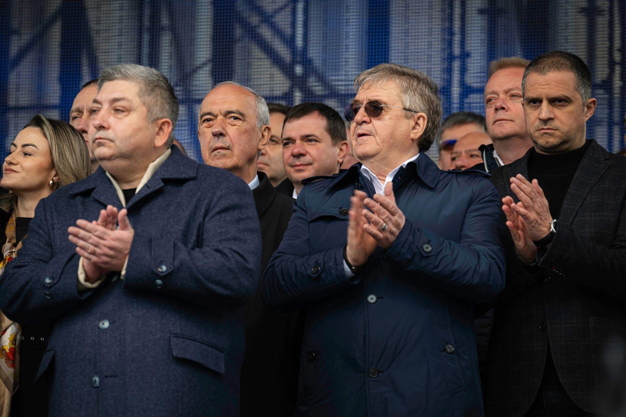 FOTO. Mircea GOVOR: ,,𝐑𝐎𝐌𝐀̂𝐍𝐈𝐀, 𝐈̂𝐍𝐀𝐈𝐍𝐓𝐄! 𝐂𝐑𝐈𝐍 𝐀𝐍𝐓𝐎𝐍𝐄SCU PREȘEDINTE”