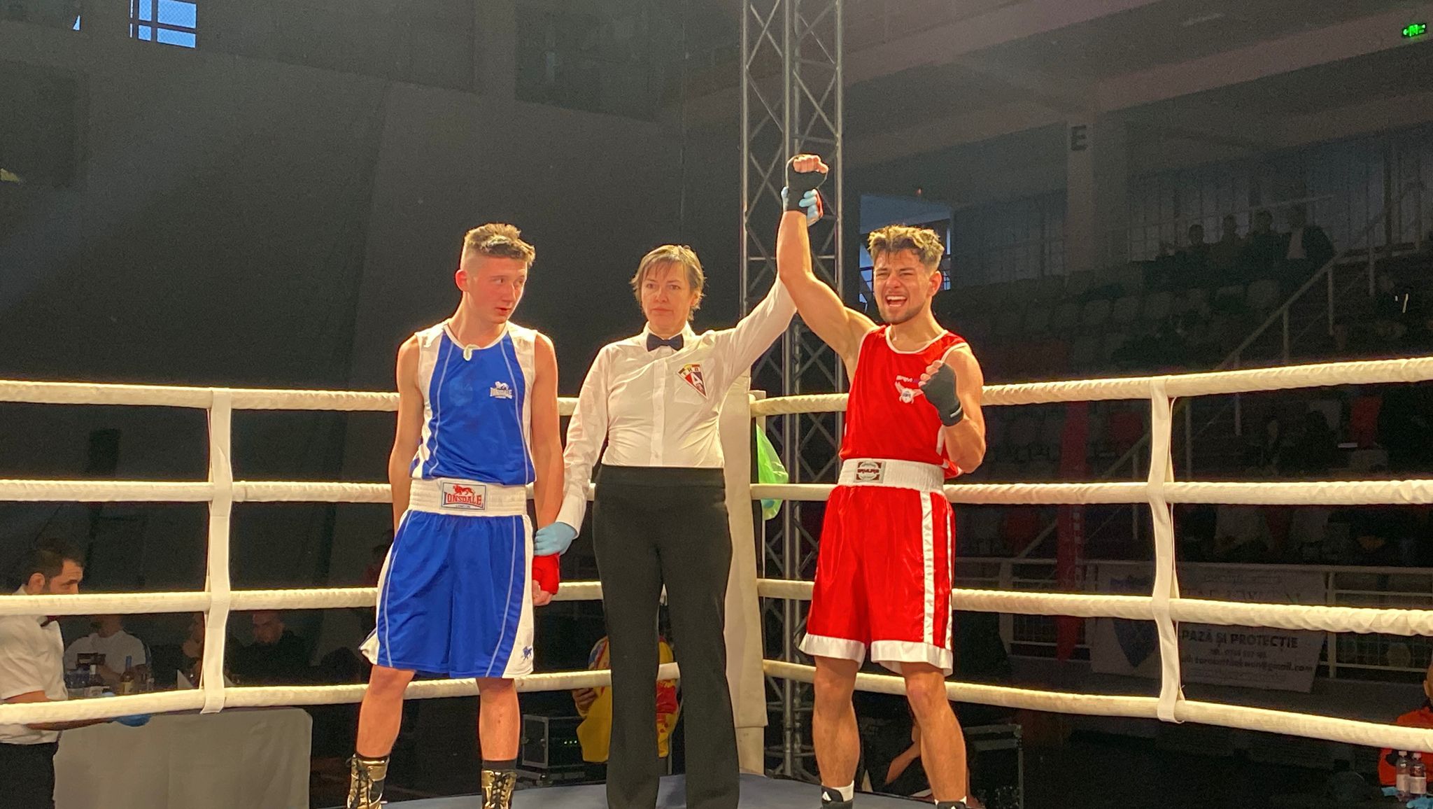 Sebastian Caragea, de la Academia de BOX Nord-Vest Transilvania Carei, se impune în gala de la Miercurea Ciuc