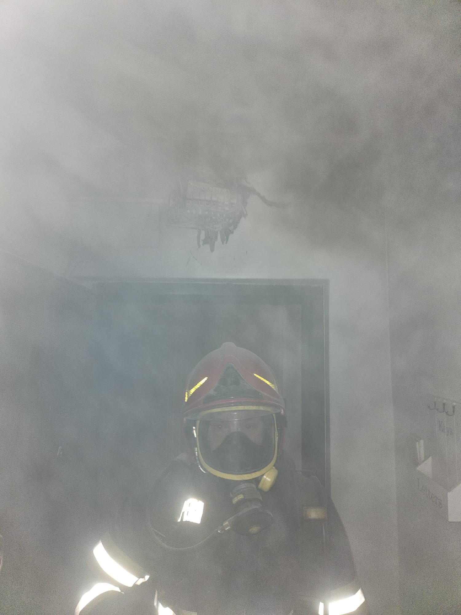 FOTO. Incediu la un apartament de pe strada Careiului. Totul ar fi pornit de la un tablou electric