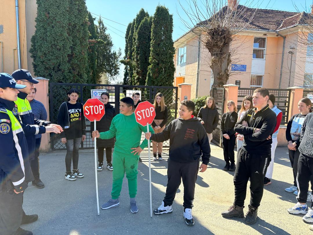 Activități informativ-preventive pe linie de educație rutieră