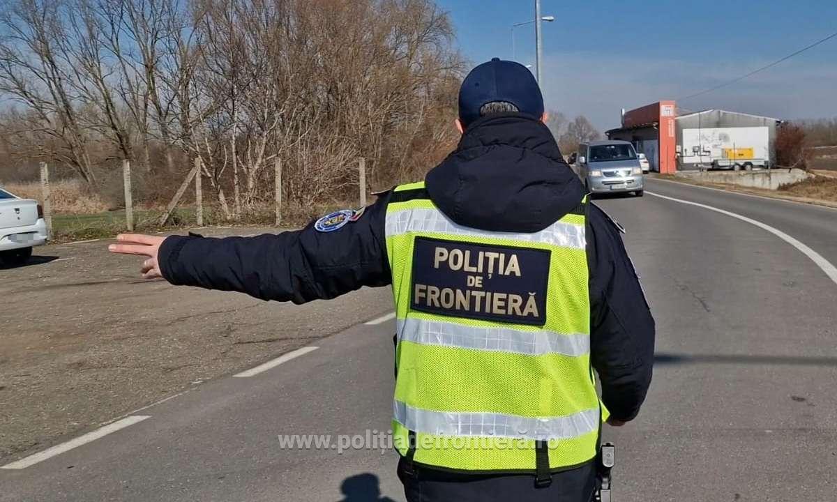Doi bărbați cercetați de polițiștii de frontieră sătmăreni pentru infracțiuni la regimul rutier