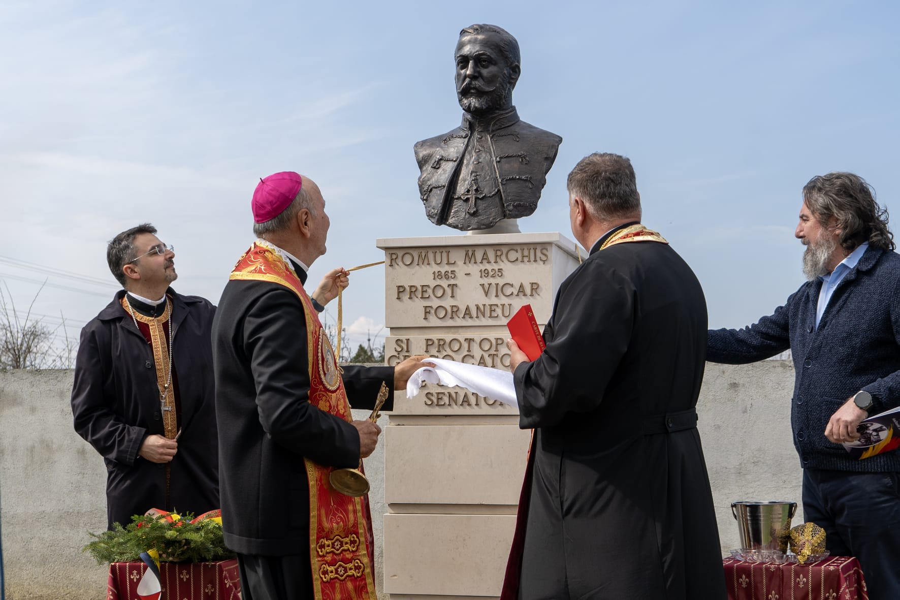 FOTO. Lecţie de istorie la Carei!  Simpozion dedicat părintelui protopop Romul Marchiş, 100 de ani de la trecerea sa la Domnul!