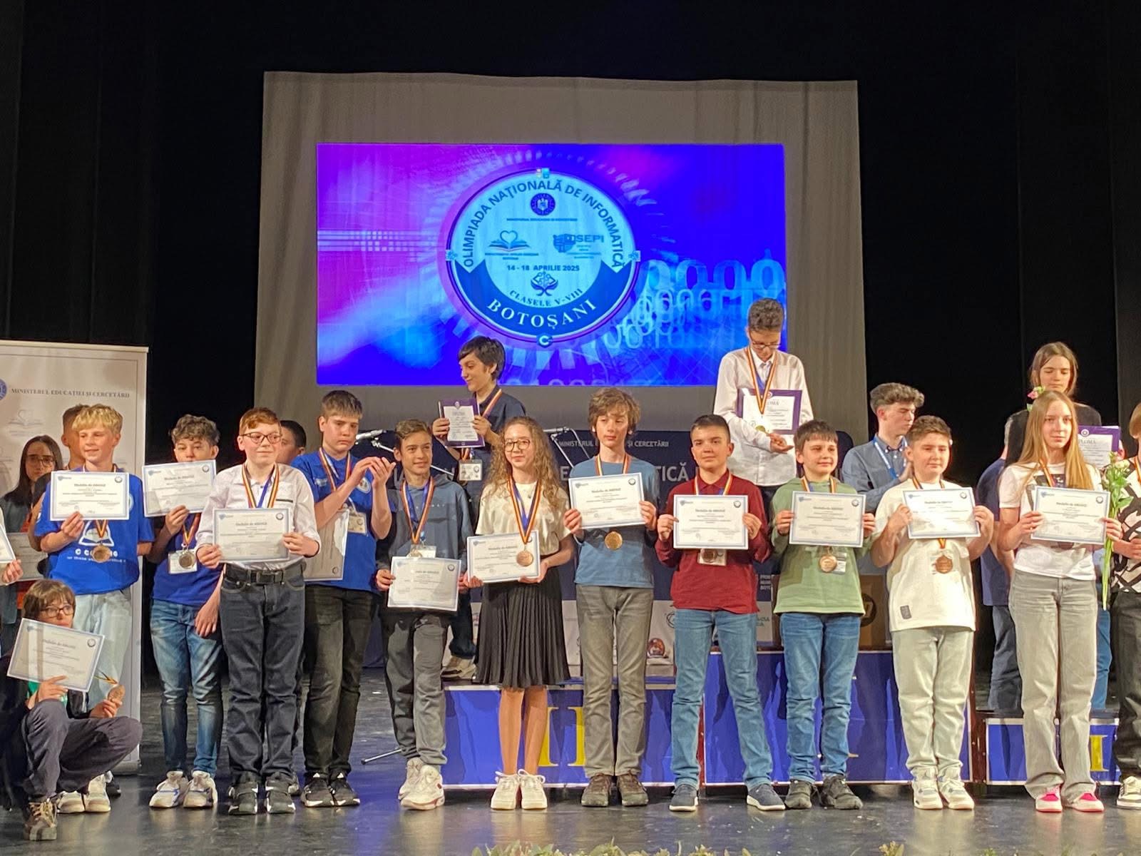 FOTO. Performanțe remarcabile la Olimpiada Națională de Informatică – Gimnaziu pentru eminescienii sătmăreni