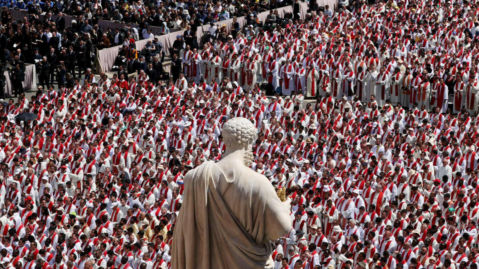 Înmormântarea Papei Francisc. Sicriul a ajuns la bazilica Santa Maria Maggiore. Peste 250.000 de peroane au fost prezente