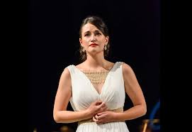 Astăzi avem pian, iar joi Concert vocal-simfonic de Paști