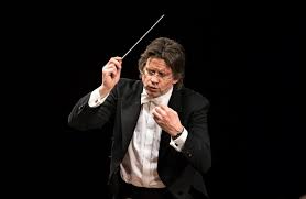 Bagheta lui Theo Wolters și timbrul sopranei Gabriela Iștoc pe scena filarmonicii sătmărene