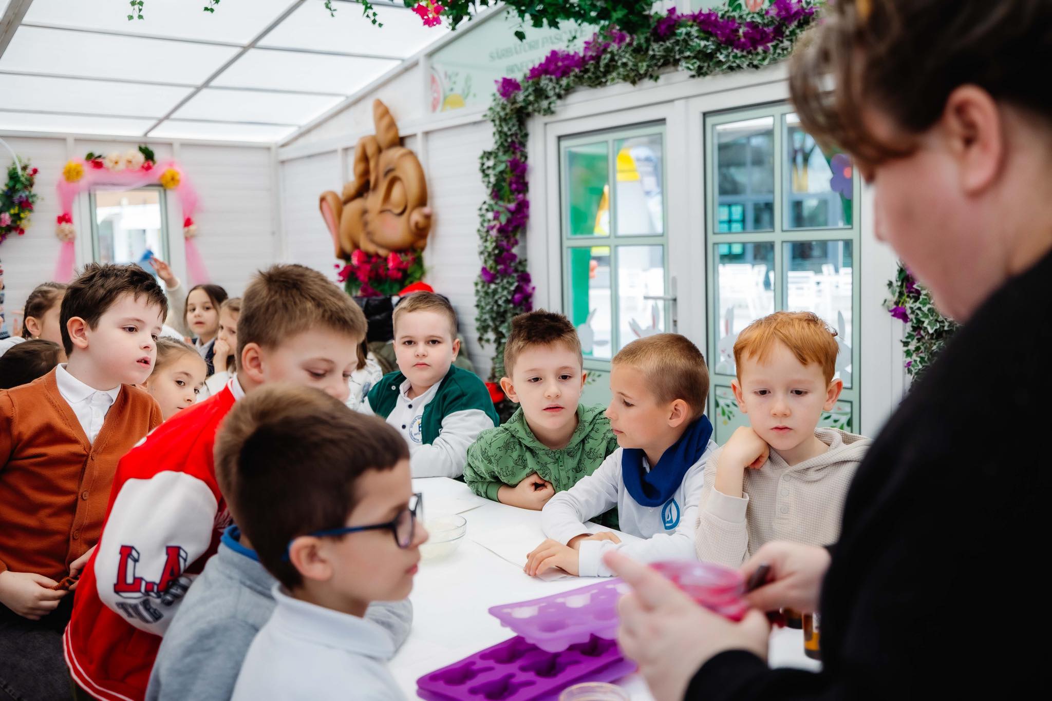 Magia Sărbătorilor de Paște prinde viață în Căsuța Iepurașului!