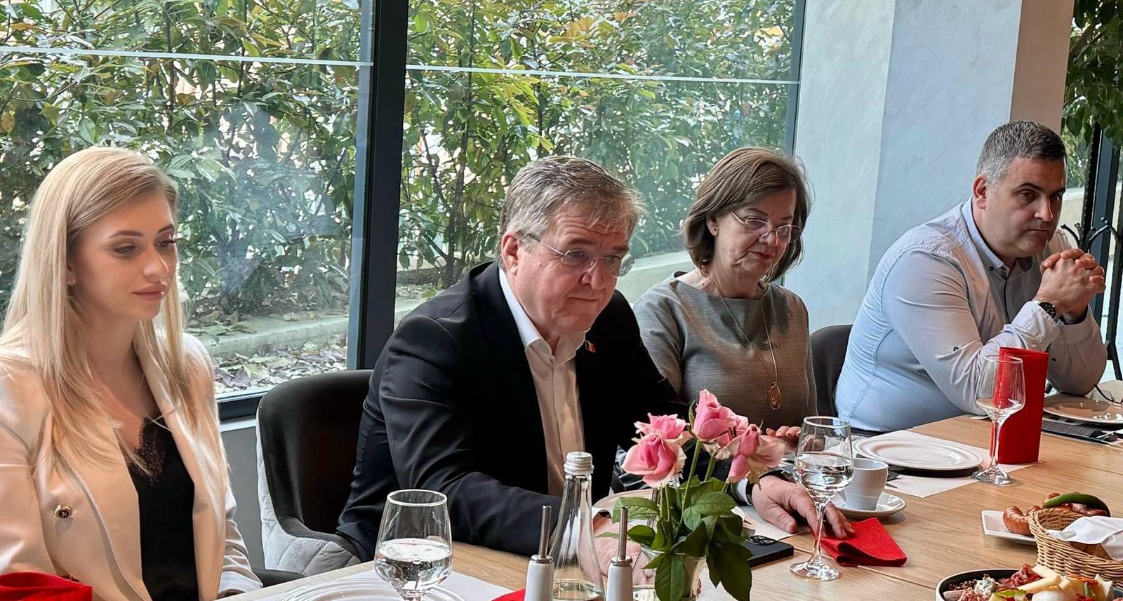 MIRCEA GOVOR, întâlnire cu liderii bisericilor neoprotestante din Satu Mare: credință, responsabilitate și valori comune pentru viitorul României