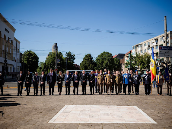 GALERIE FOTO. Ziua Independenței Naționale a României, marcată printr-un ceremonial solemn la Satu Mare