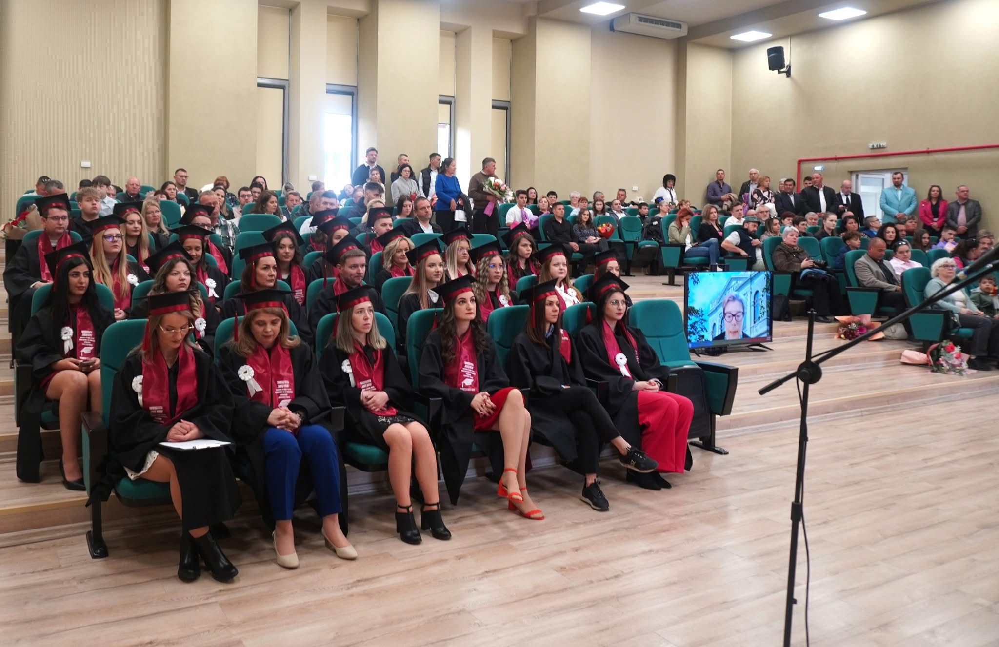 Festivitate de absolvire în cadrul UBB - Universitatea Babeş-Bolyai filiala Satu Mare