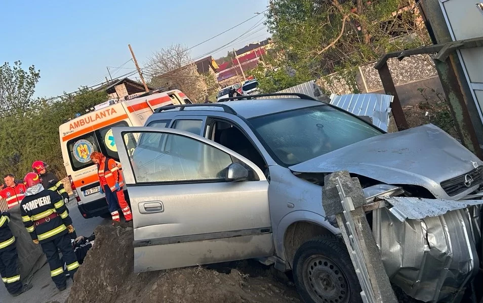 Accident rutier la Terebești: Șofer de 20 de ani a pierdut controlul volanului încercând să evite un pieton