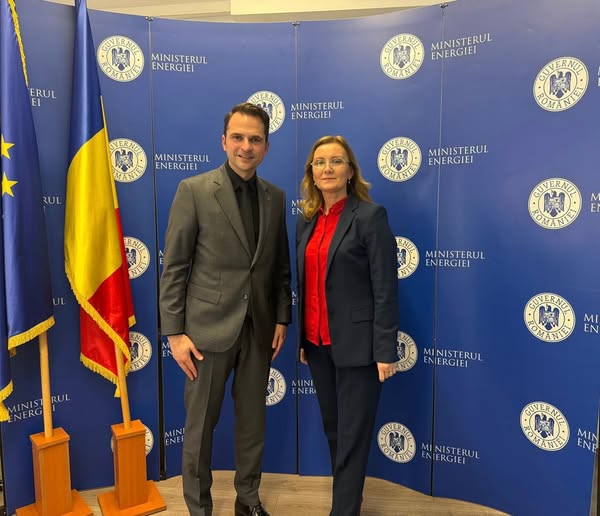 Comuna Bixad investește în energie verde: un nou proiect cu finanțare nerambursabilă, semnat la Ministerul Energiei