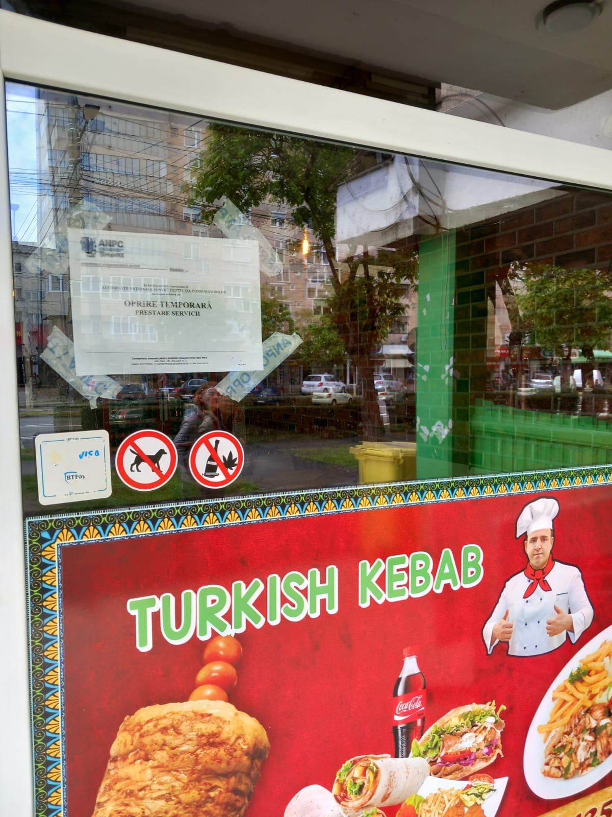 FOTO. Turkis Kebab Satu Mare amendat și închis temporar de către protecția consumatorului în urma unui control
