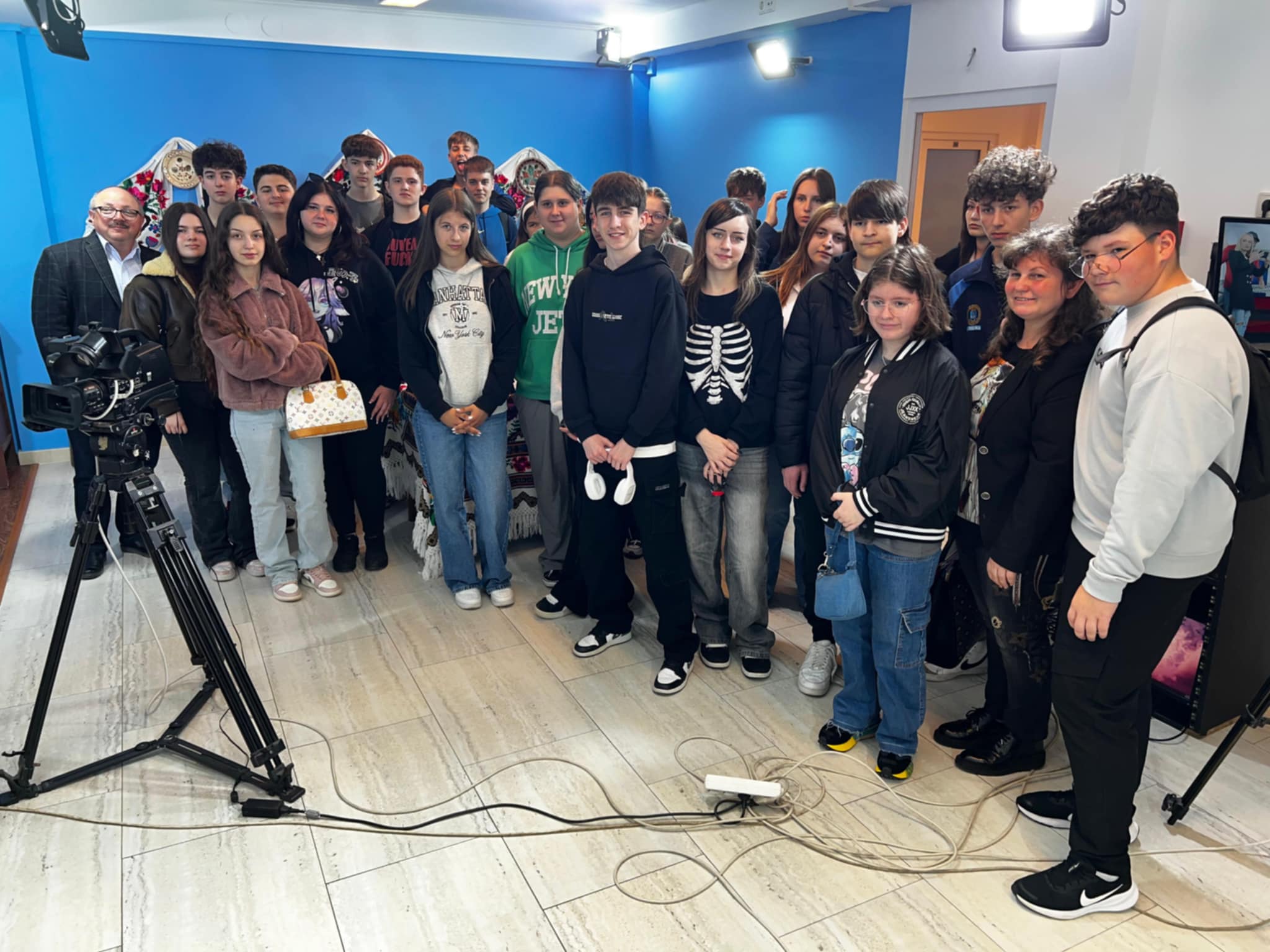Elevii de la Liceul de Artă „Aurel Popp” în vizită la Gazeta de Nord-Vest și Nord Vest TV