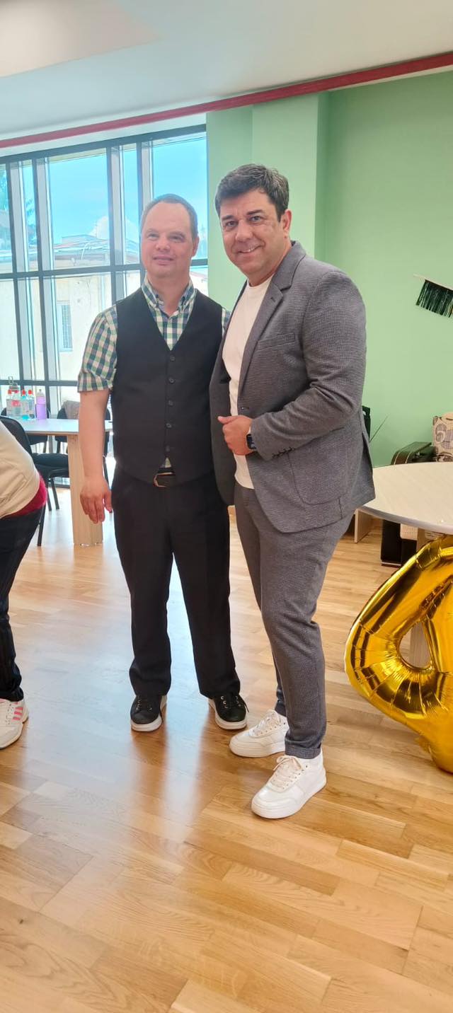 Ghiță Munteanu, invitat-surpriză la aniversarea lui Ciprian – o zi de neuitat pentru un tânăr deosebit