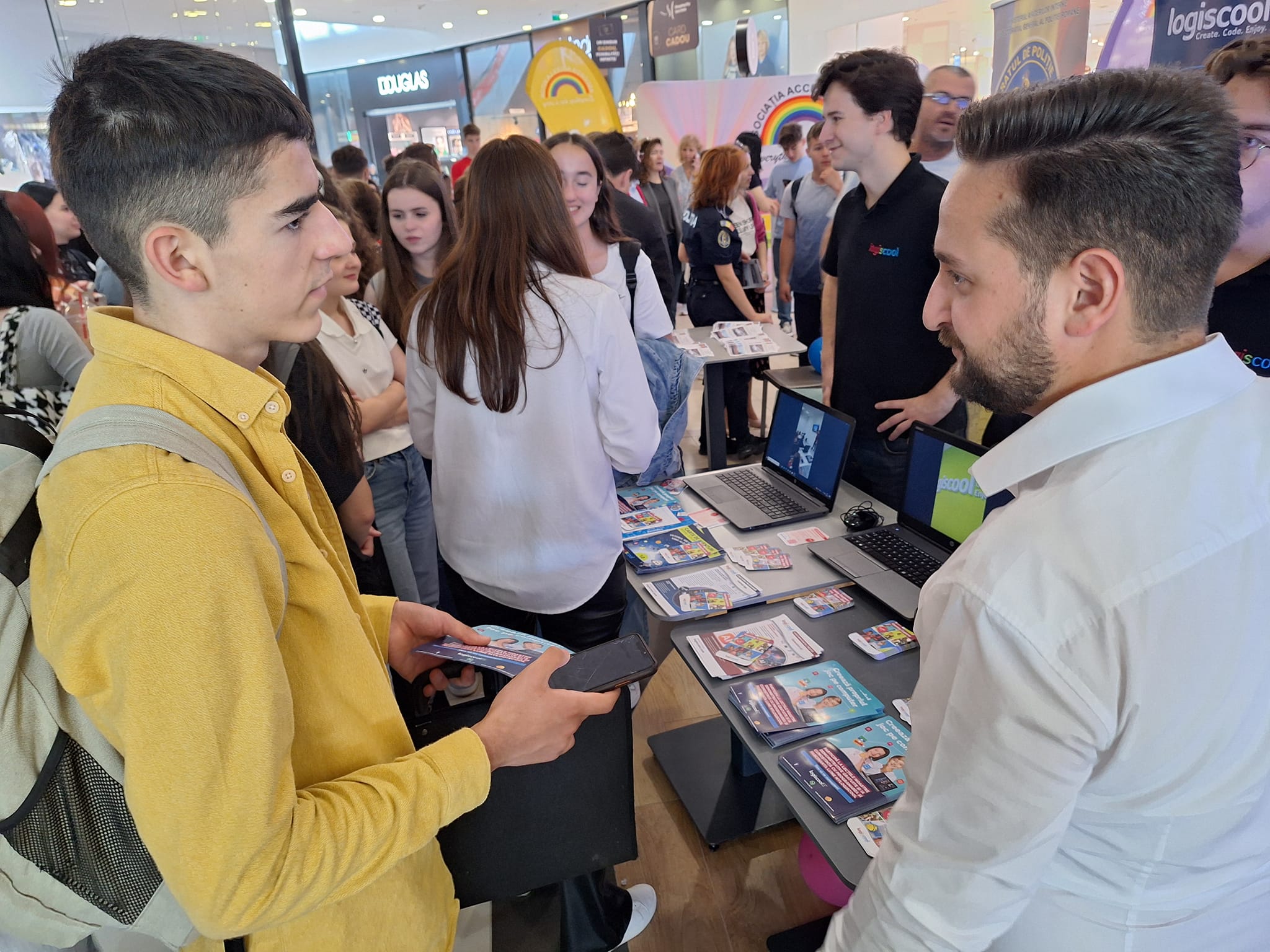 Peste 350 de locuri de muncă vacante în Spaţiul Economic European