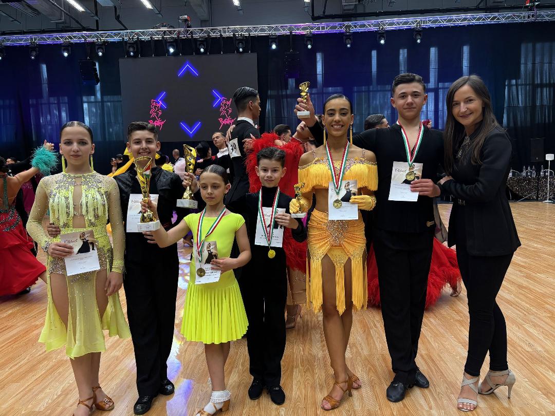 Loga Dance School a cucerit 11 medalii la competițiile de la  Budapesta