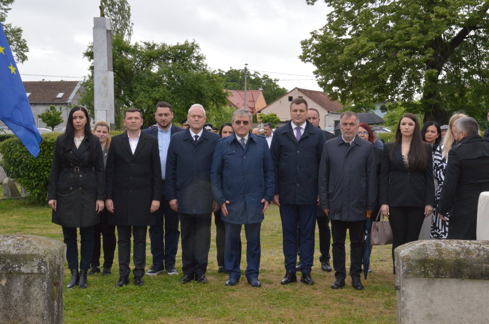 Social democraţii sătmăreni au marcat cu profund respect Ziua Eroilor și Înălțarea Domnului