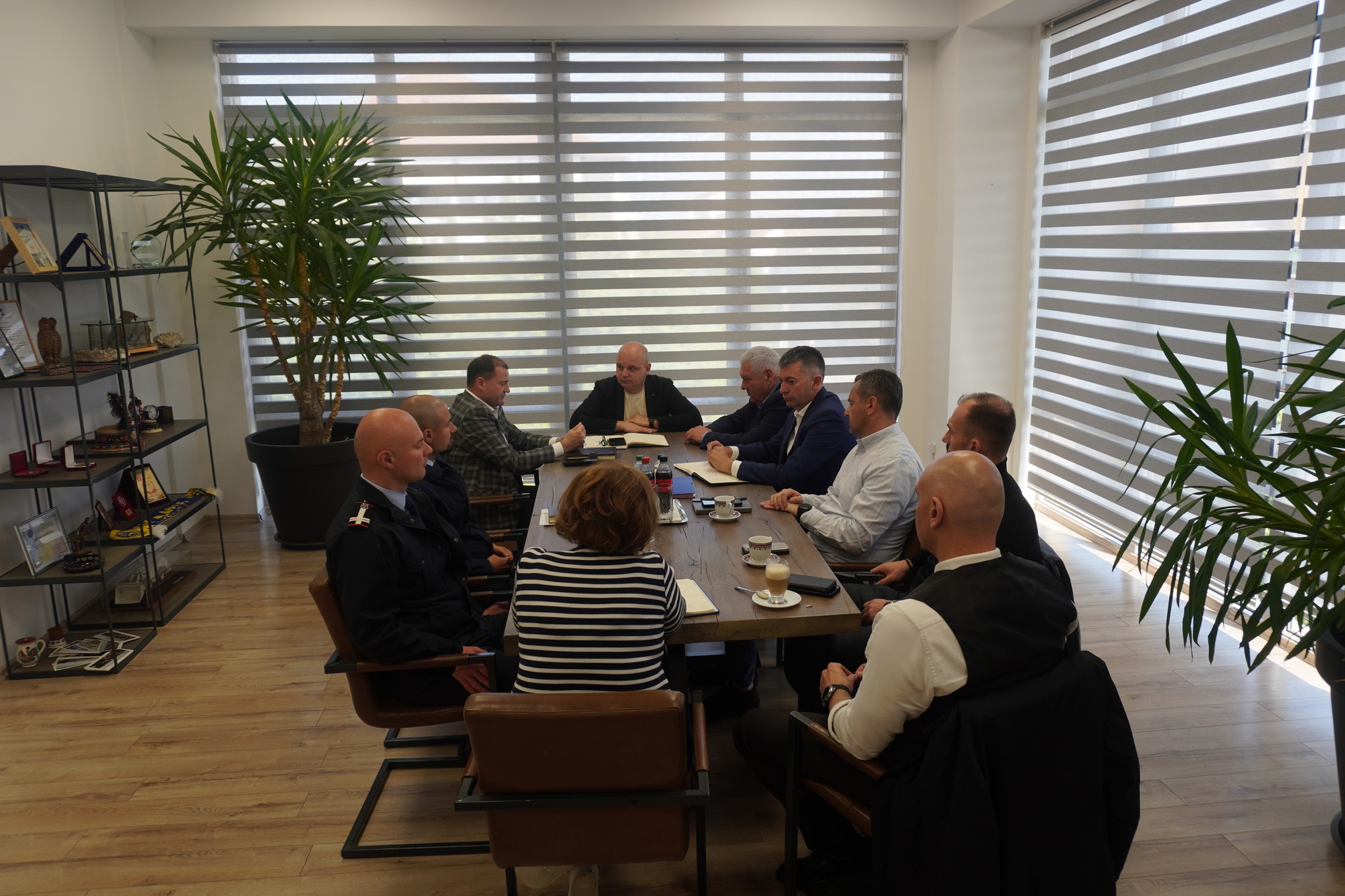 ȘEDINȚĂ Prefectul, mulțumit de felul în care structurile MAI au gestionat procesul electoral în județ