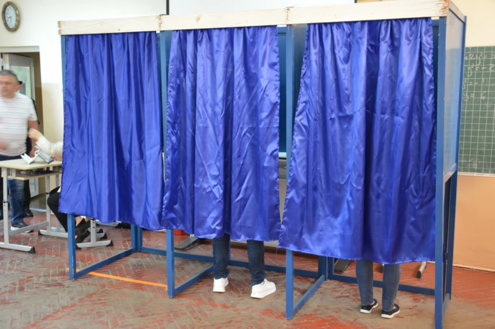 ALEGERI PREZIENŢIALE. Sătmarul continuă să fie codaş