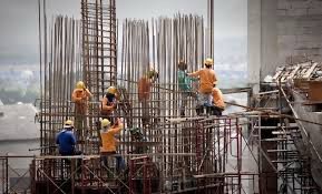 INCONȘTIENȚĂ! Încă mai sunt firme cu oamenii la “negru” în construcții