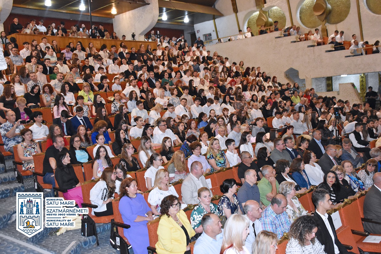 EXCELENȚĂ. Gala Olimpicilor Sătmăreni: elevii de top și profesorii lor au fost premiați pentru performanțele deosebite