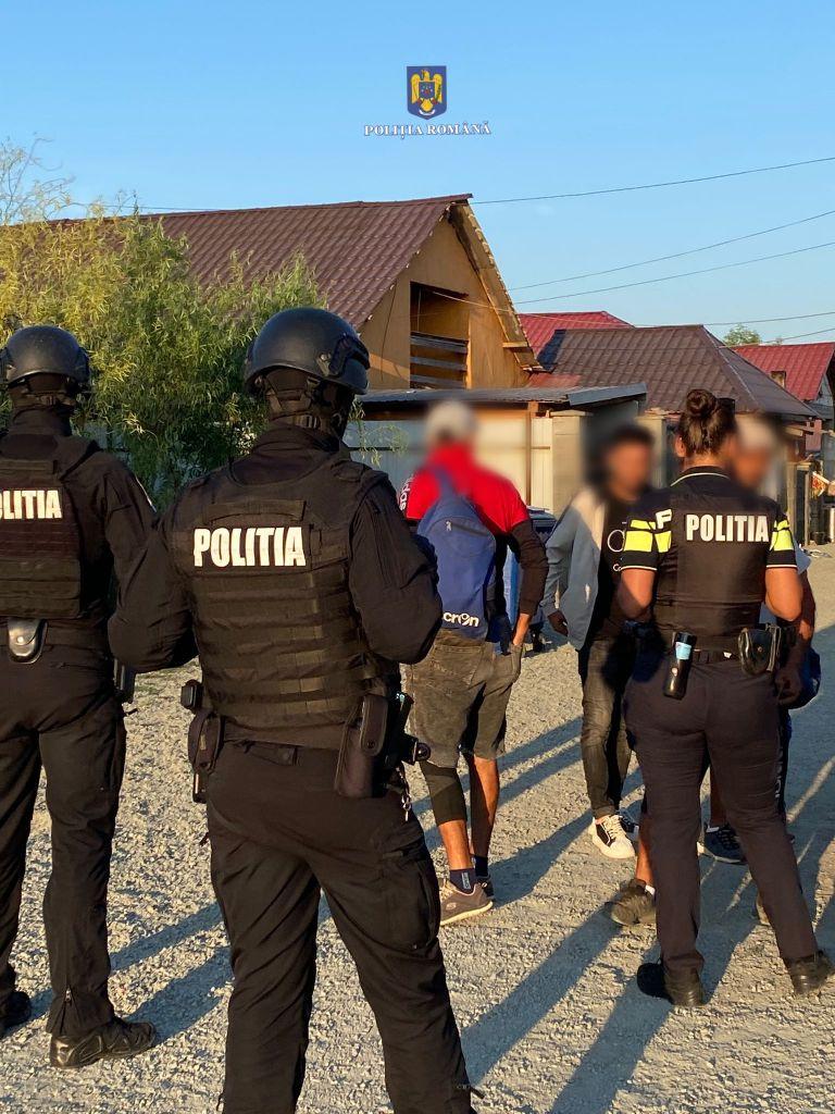 FOTO. DESANT. Razie de amploare a Poliției în cartierul Sătmărel