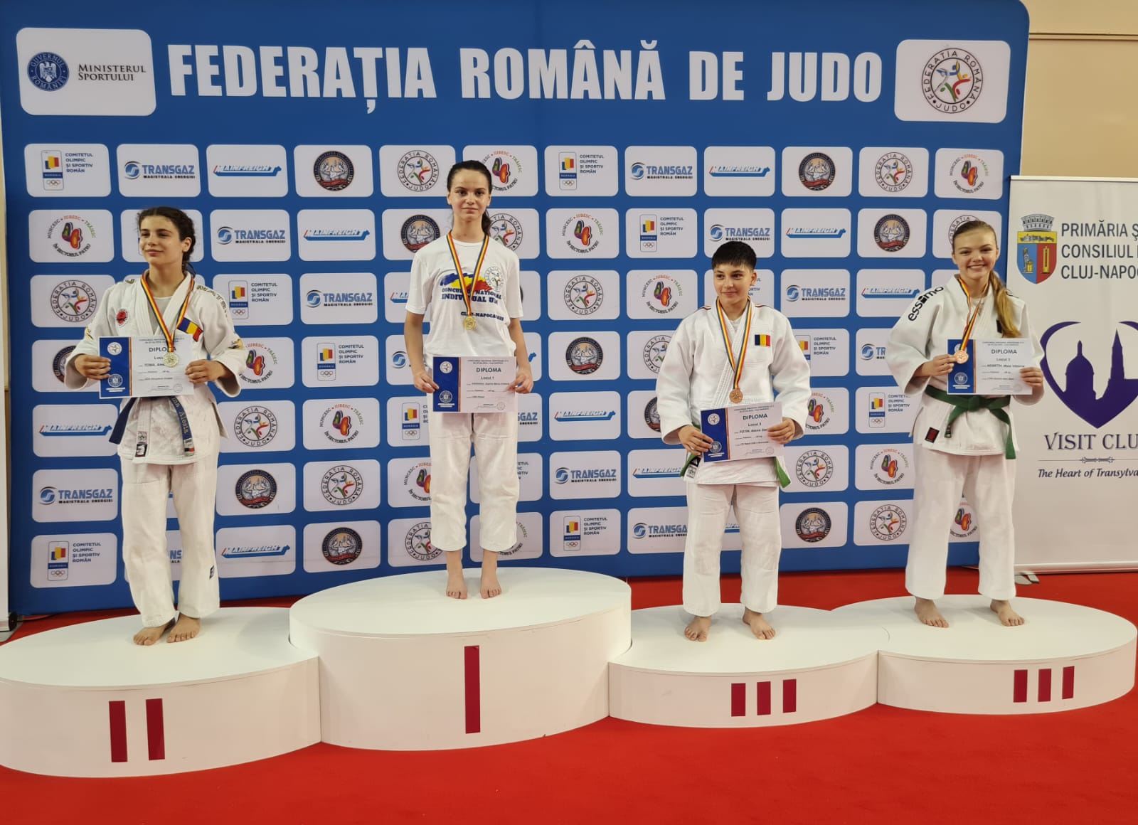 Lorena Iluțan rămâne campioana României la judo-U14