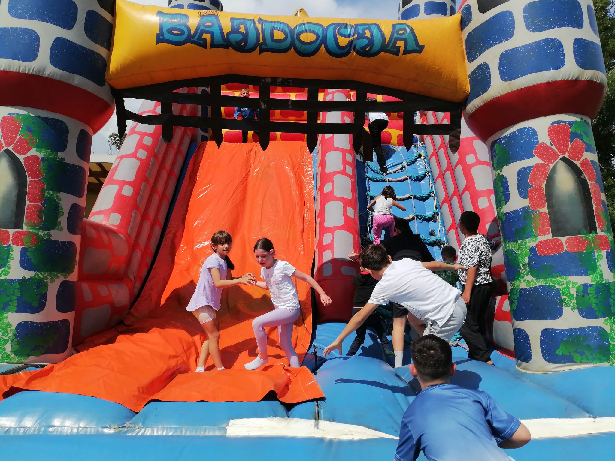 SĂRBĂTOARE. Weekend de poveste dedicat copiilor, la Ardud