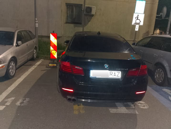 Între apelul la pace și cel la...”Poliția locală!”