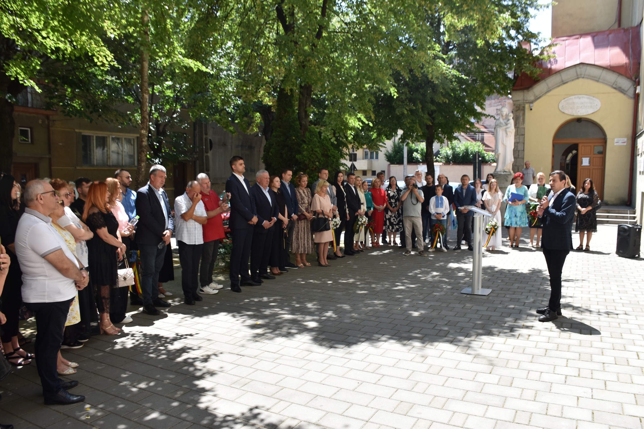 Sătmărenii i-au adus un pios omagiu lui Eminescu la 136 de ani de la trecerea sa în nemurire