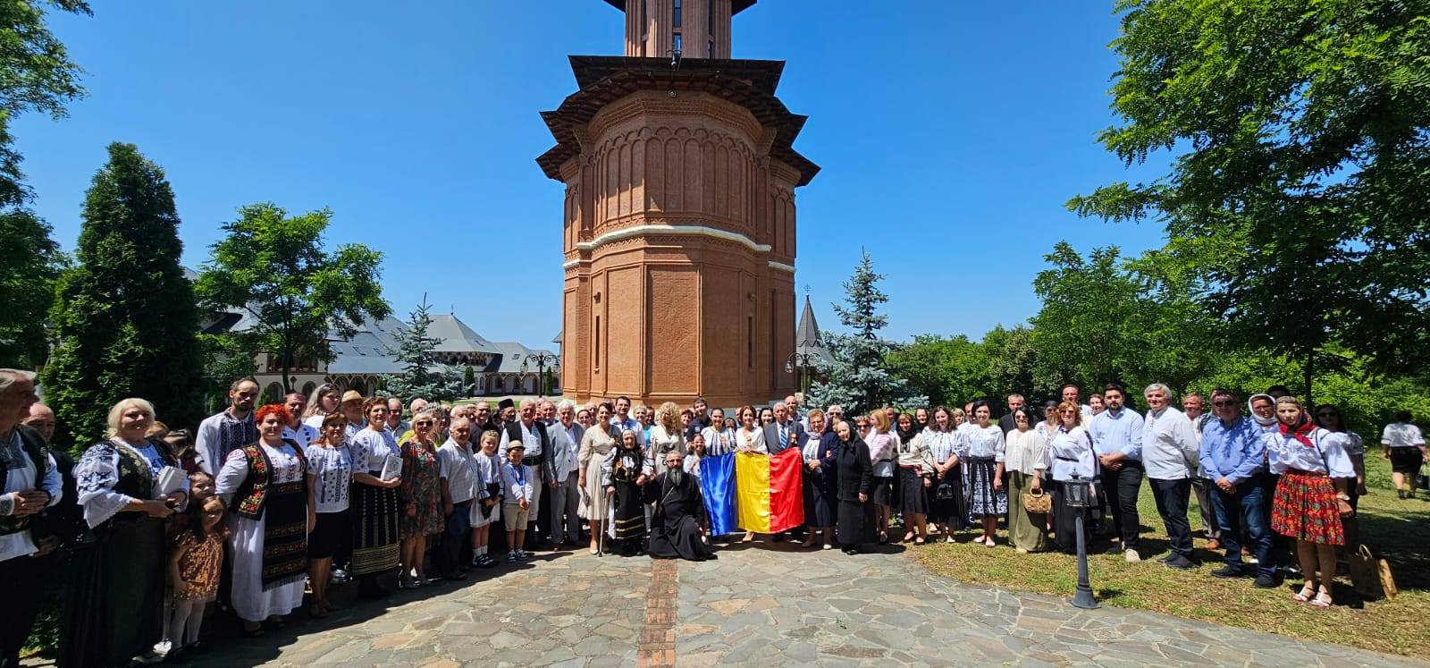 FOTO. SUFLET. Moții sătmăreni, între rugăciune și eroism