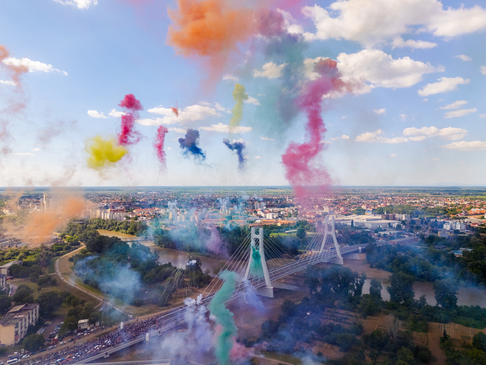 Satu Mare a sărbătorit cu mii de oameni inaugurarea Podului Hobanat peste Someș