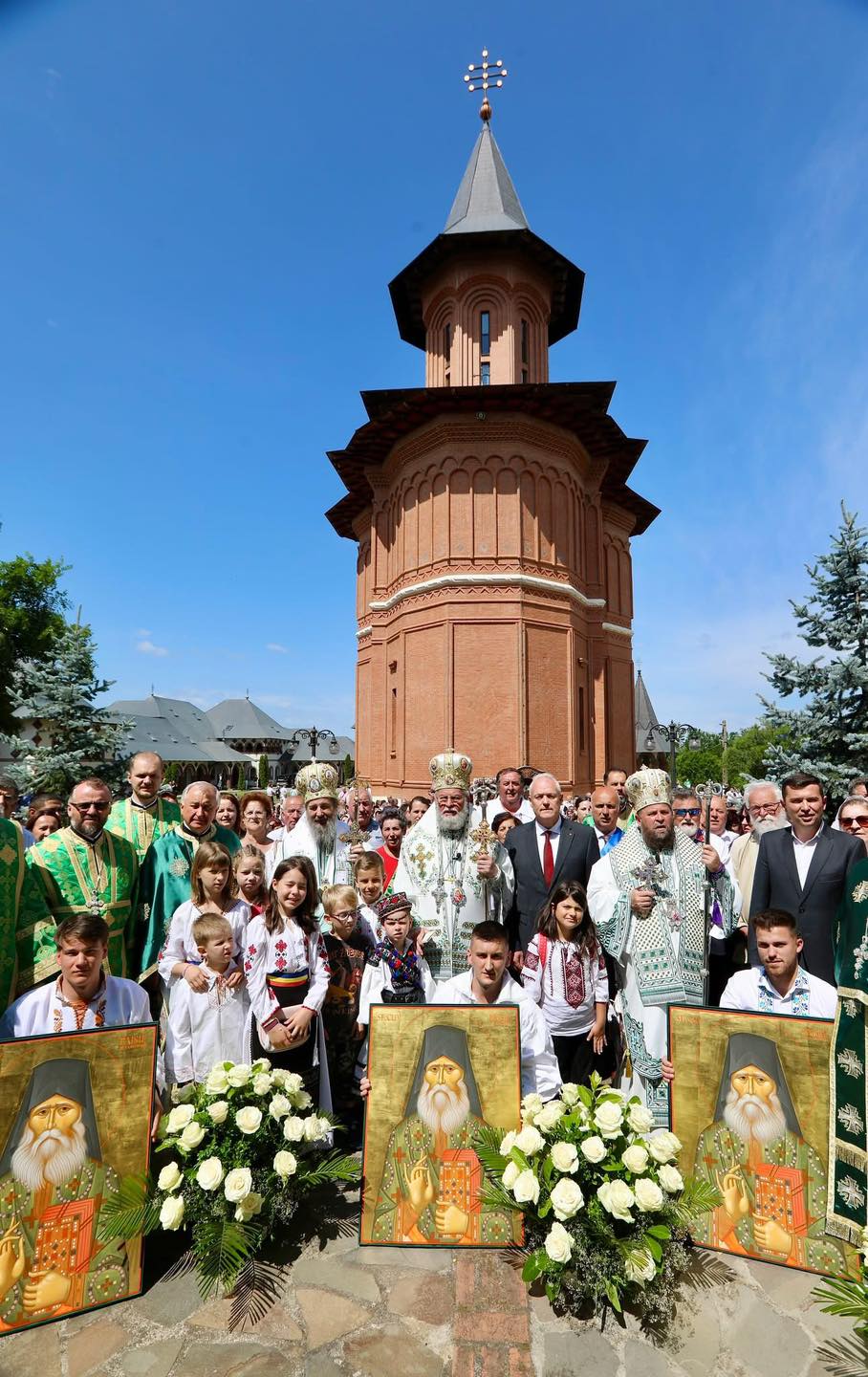 CREDINȚĂ. Sărbătoare de har la Mănăstirea Scărișoara Nouă