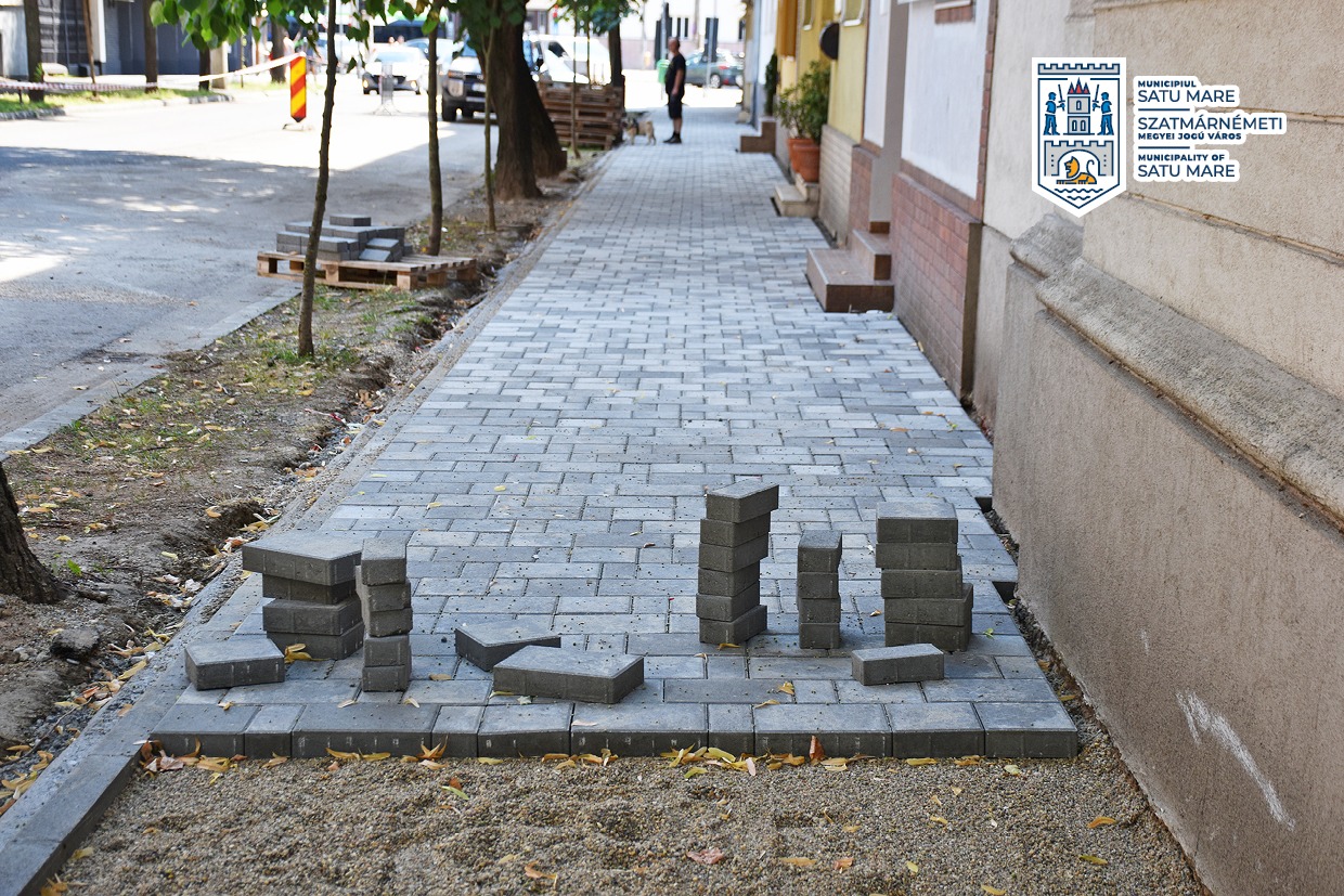 Lucrări de modernizare a trotuarelor pe strada Mihai Viteazu din Municipiul Satu Mare