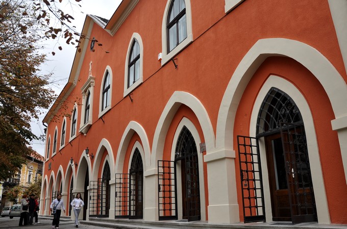 Aripi de lumină în cenușa istoriei: Viața artistică postbelică la Satu Mare