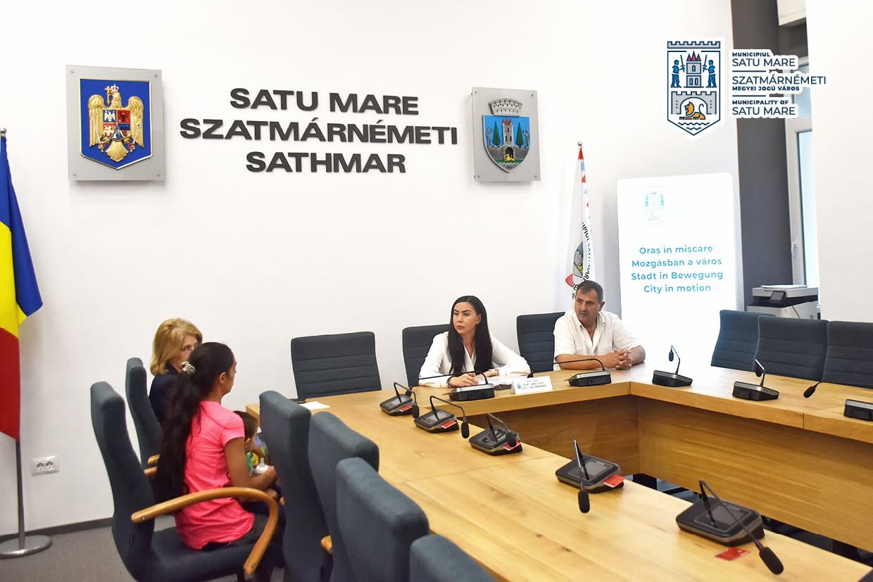 Viceprimarul Cristina Tămășan-Ilieș, în dialog cu cetățenii în cadrul audiențelor de la Primăria Satu Mare