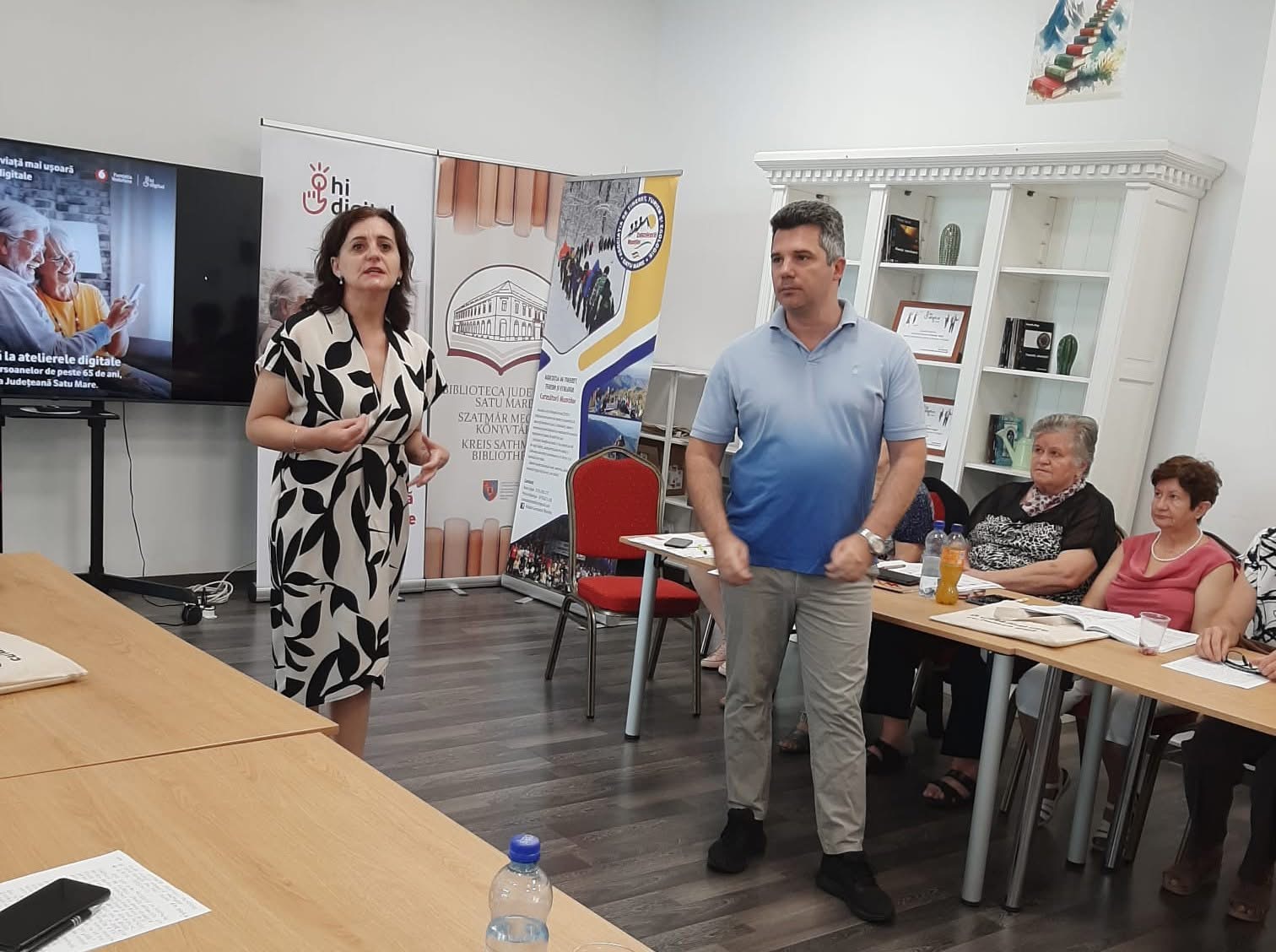 Grupa a III-a din programul HiDigital și-a încheiat cu succes parcursul la Biblioteca Județeană Satu Mare