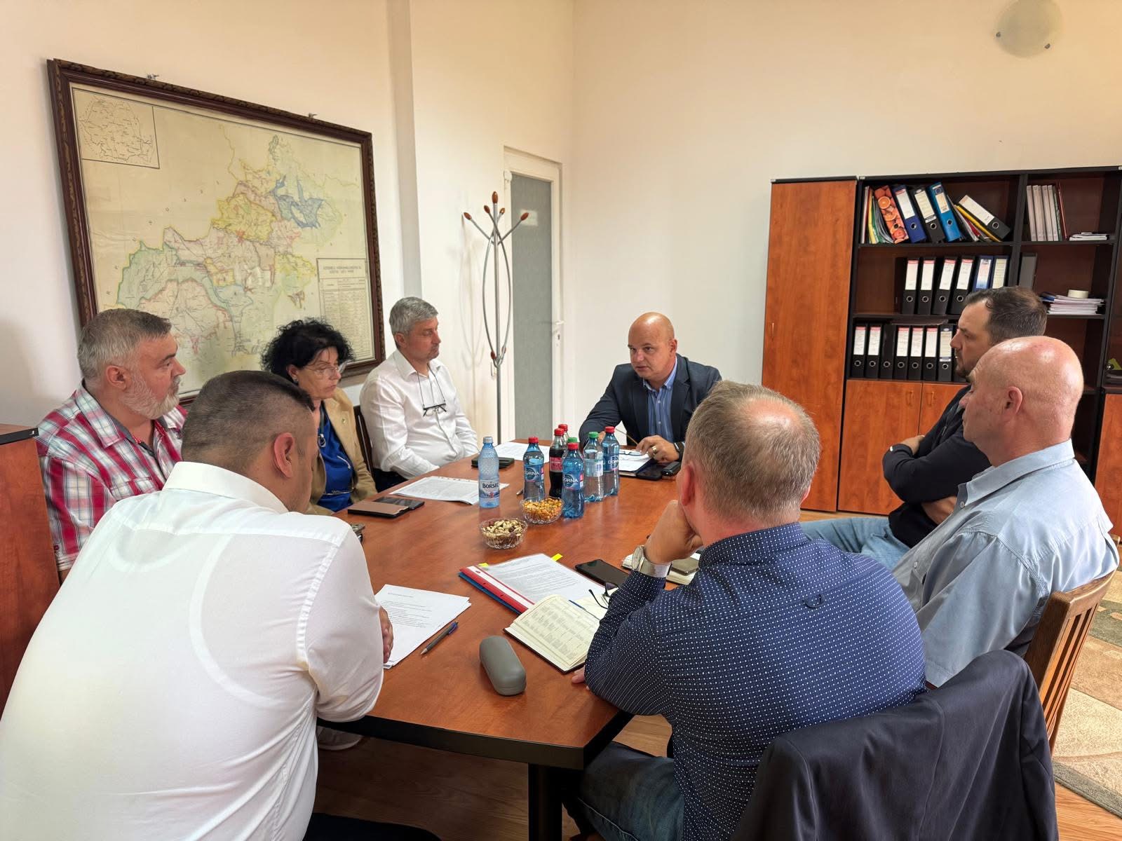 FOTO. Vizită de lucru a prefectului județului Satu Mare la șapte instituții aflate în subordinea Ministerului Agriculturii și Dezvoltării Rurale