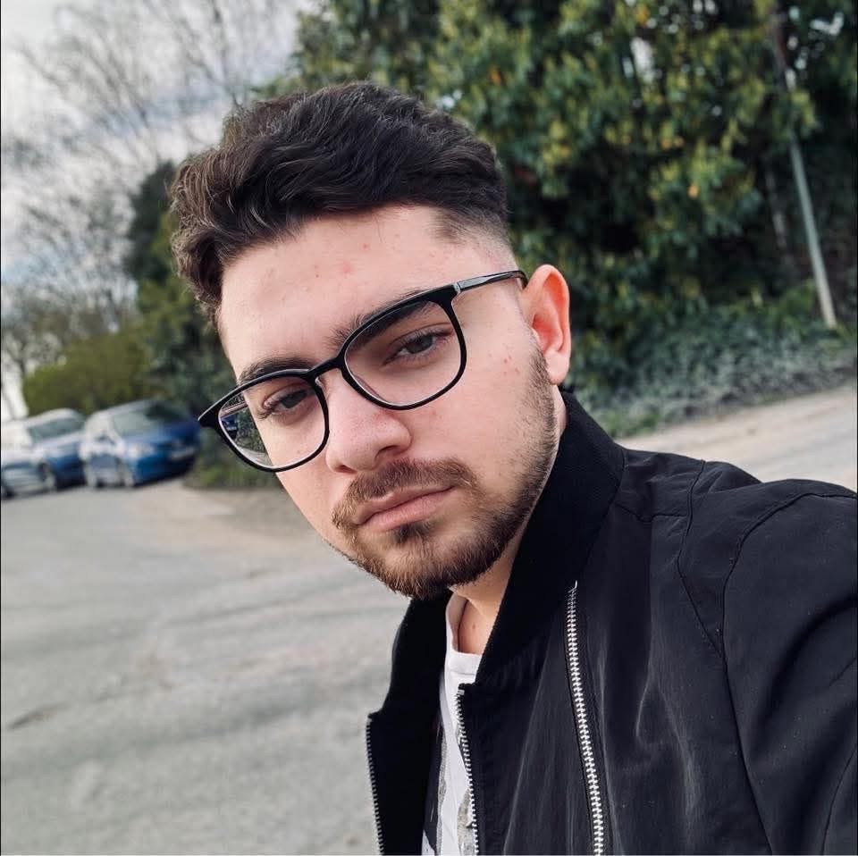 DRAMĂ. Nikolass, un tânăr din Satu Mare, a murit la doar 19 ani într-un spital din Franța