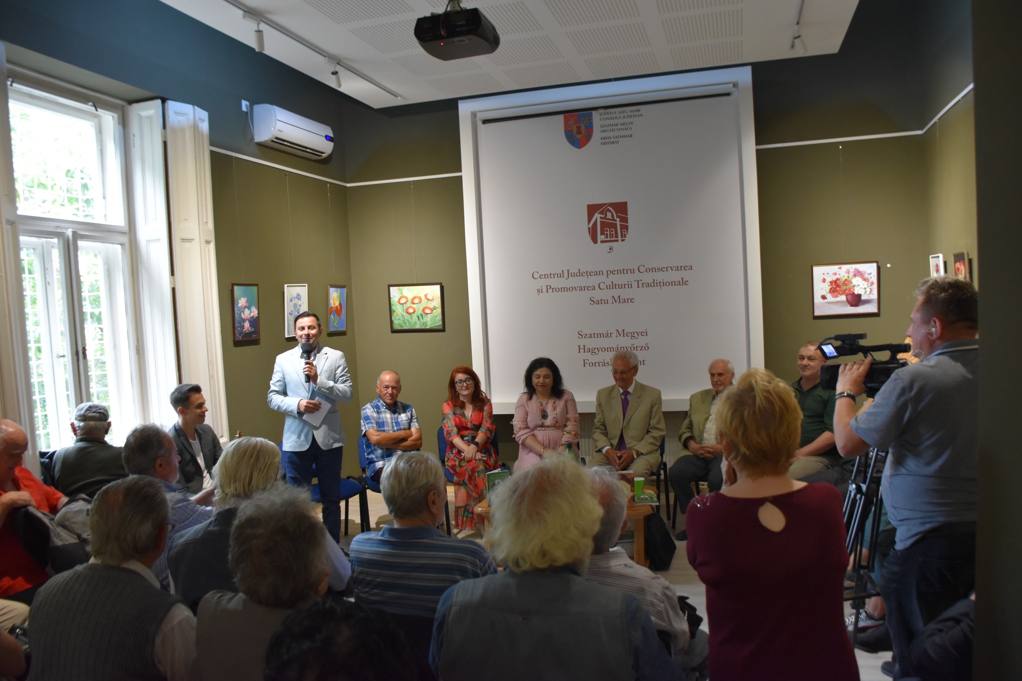 Lansare de carte la Satu Mare: Mihai Sas a adus în fața publicului două volume pline de reflecție și sensibilitate