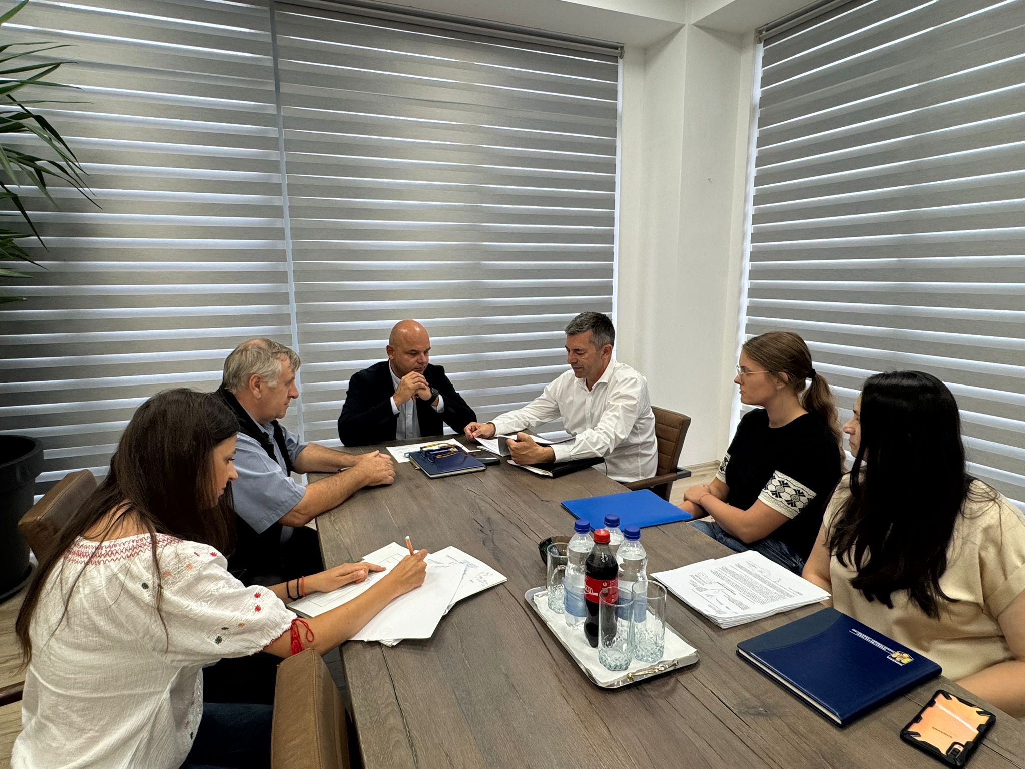 COOPERARE. Probleme de fond funciar și proiecte de dezvoltare, în centrul discuțiilor dintre Instituția Prefectului și Primăria Ciumești