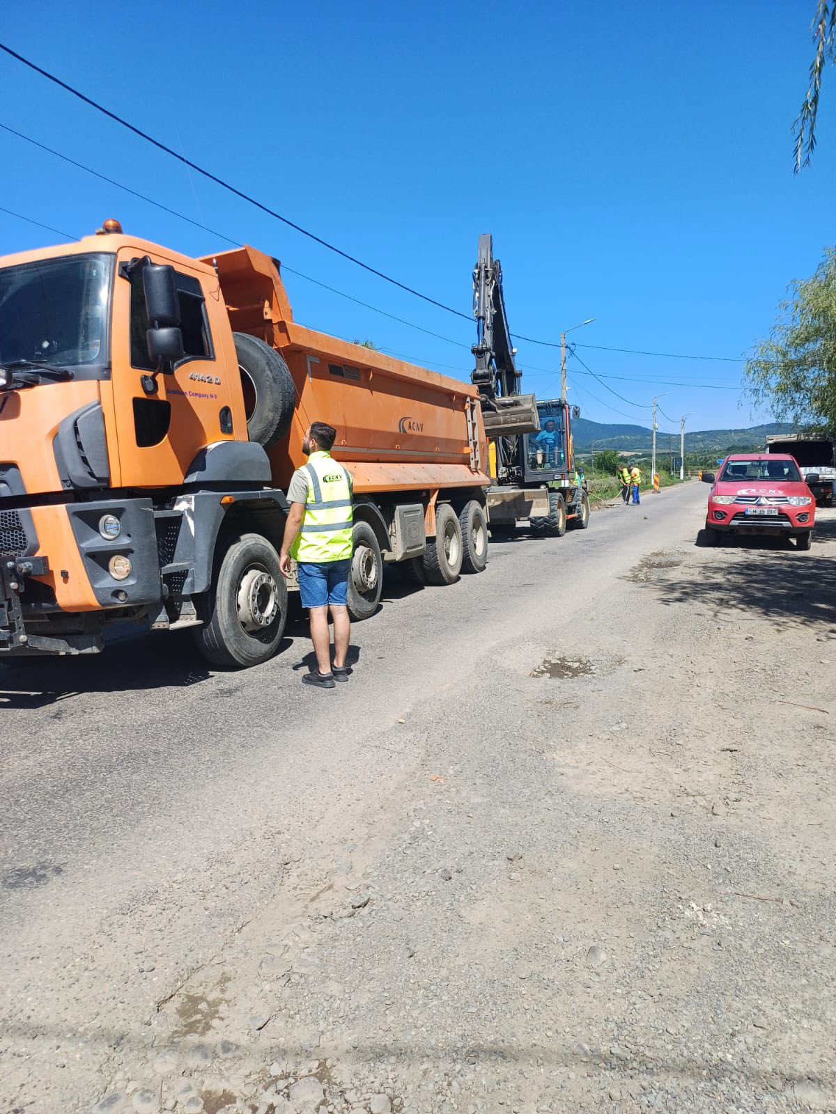 Încep lucrările de extindere a drumului principal în comuna Racșa