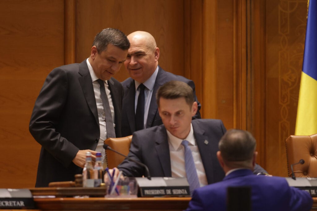 Parlament: Guvernul Bolojan rămâne în funcție. Moțiunea de cenzură a căzut la vot