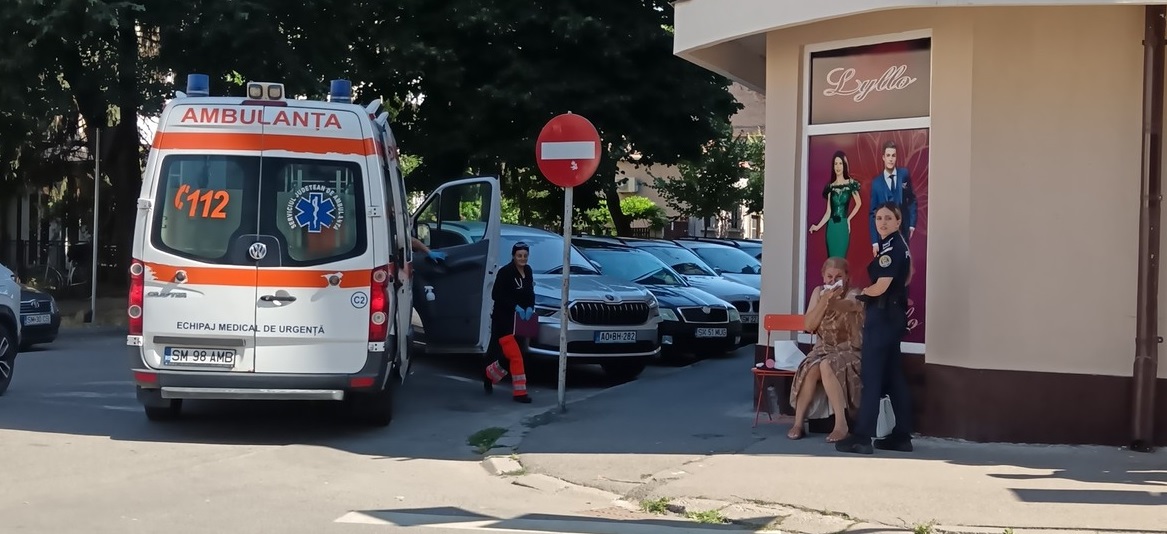 ACCIDENT GRAV. PAULA MARE, spulberată pe trecere. Directorul medical al Spitalului Județean, la Urgențe