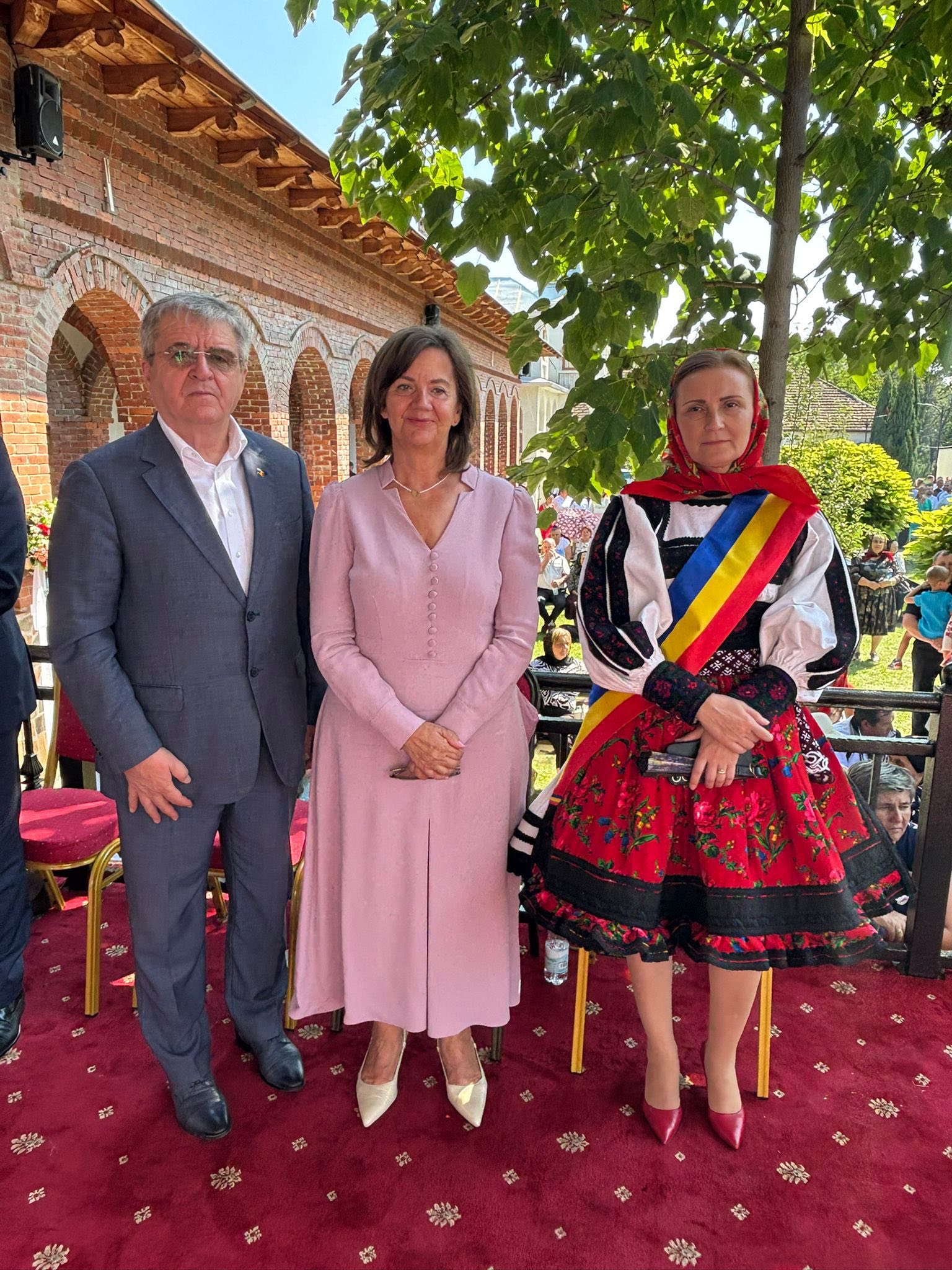 Deputatul Mircea Govor: ,,𝐀𝐝𝐨𝐫𝐦𝐢𝐫𝐞𝐚 𝐌𝐚𝐢𝐜𝐢𝐢 𝐃𝐨𝐦𝐧𝐮𝐥𝐮𝐢 – 𝐬𝐚̆𝐫𝐛𝐚̆𝐭𝐨𝐚𝐫𝐞 𝐚 𝐜𝐫𝐞𝐝𝐢𝐧𝐭̦𝐞𝐢 𝐬̦𝐢 𝐜𝐨𝐦𝐮𝐧𝐢𝐭𝐚̆𝐭̦𝐢𝐢”