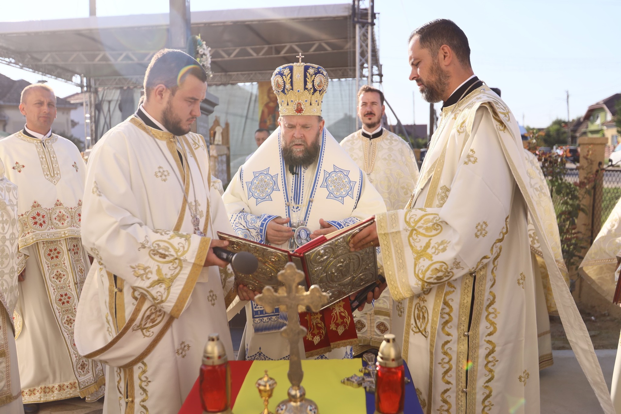 Preasfințitul Timotei Sătmăreanul a sfințit pictura și exteriorul bisericii și a binecuvântat lumânărarul din Parohia Ortodoxă Culciu Mare